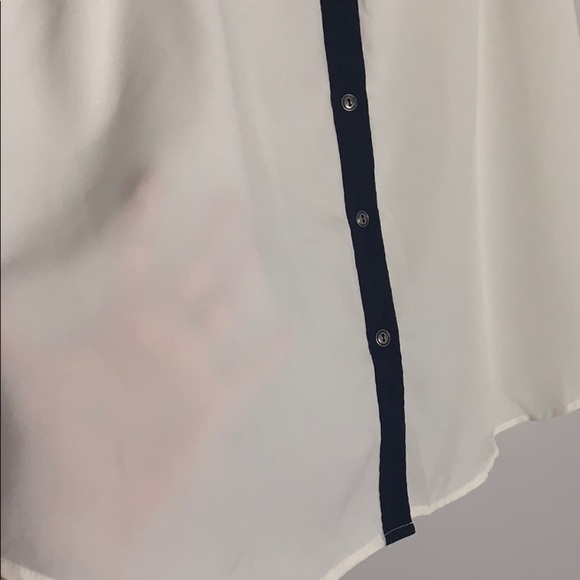 Motherhood Maternity White and Black Sleeveless Blouse - Picture 2 of 7